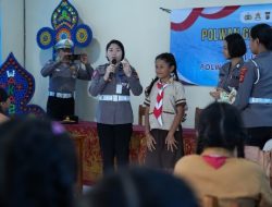 Polwan Polres Bangli Gelar Program Goes To School di SD Negeri 2 Kawan