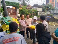 Gerakan Pangan Murah di Penatih Dangin Puri: Polsek Dentim Kembali Salurkan Beras SPHP