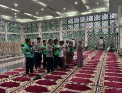 Polres Bandara Ngurah Rai Gelar Doa Bersama dan Salat Gaib di Masjid Al Ikhlas