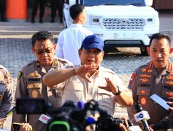 Prabowo: Polisi Terluka Saat Ricuh Akan Dapat Kenaikan Pangkat Luar Biasa