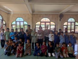 Unit Kamsel Satlantas Polres Bangli melaksanakan giat Polsanak (Polisi Sahabat Anak) di Madrasah Ibtidaiyah Al-Hidayah Bangli,