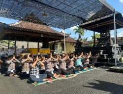 Personel Polres Badung Rayakan Hari Raya Saraswati dengan Sembahyang Bersama