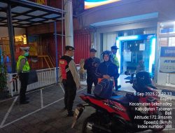 Tingkatkan Keamanan di malam Minggu, Polsek Selemadeg gelar “Blue Light Patrol”