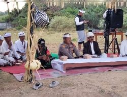 Penglukatan Banyu Pinaruh di Pantai Abian Kapas, Tabanan
