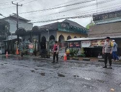 Polsek Kintamani Laksanakan Pengamanan Sholat Jumat di Masjid Al – Muhajirin Kintamani